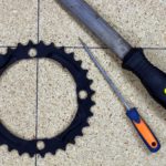Tarcza mechanizmu korbowego ze spilnikowanymi powierzchniami oporowymi