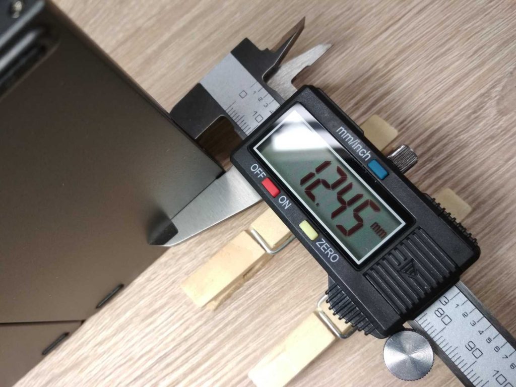 Grubość po złożeniu mobilnej klawiatury składanej bluetooth